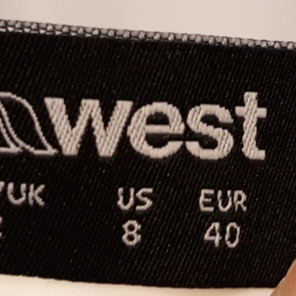 NWT Underwire one-piece ruffles Swimsuit size 8 - Picture 6 of 8